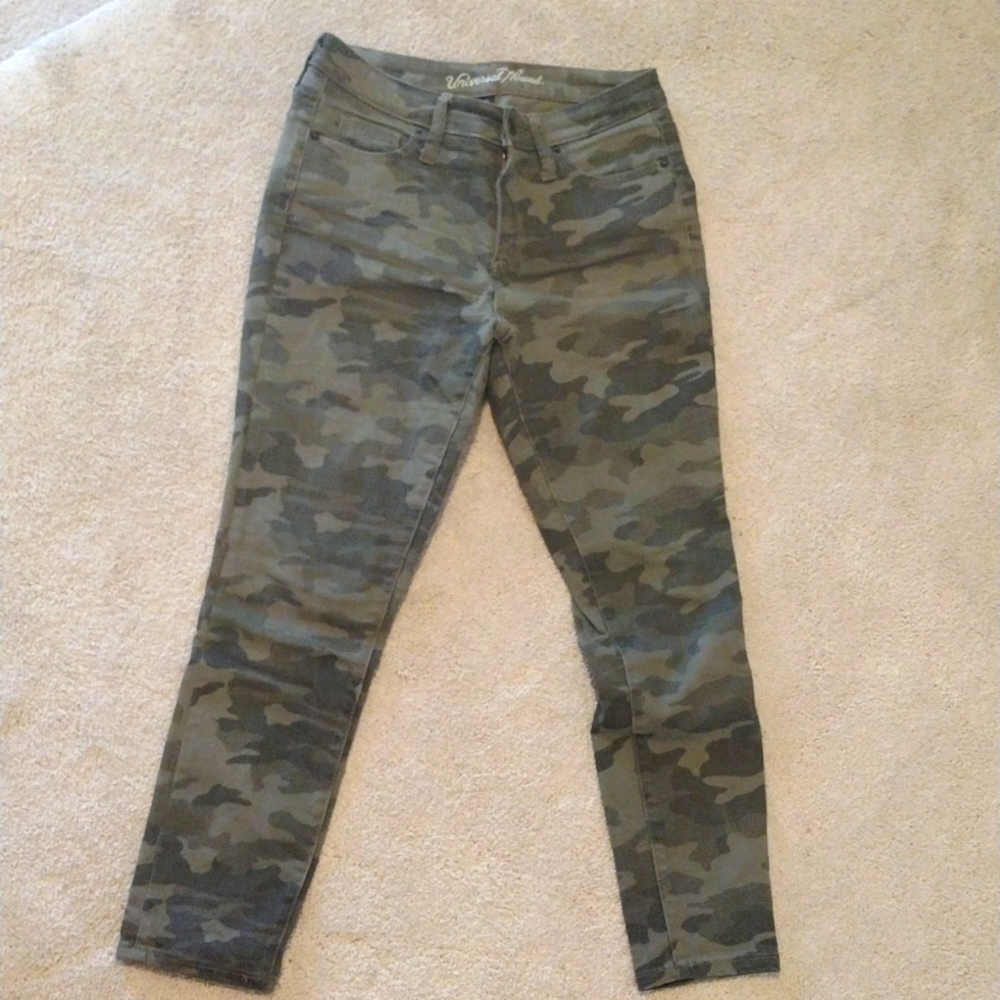 Universal Thread camo crop jeans